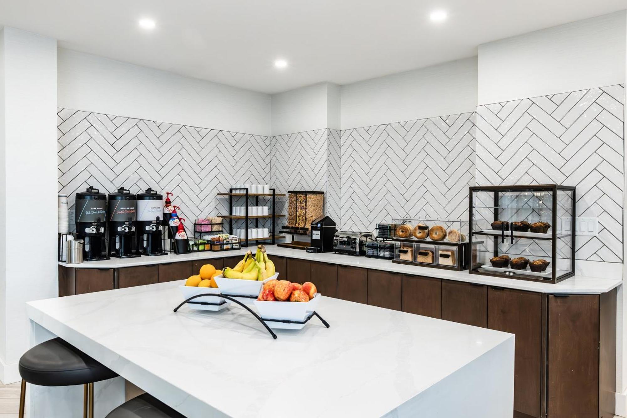 Staybridge Suites - Dawson Creek By Ihg Zewnętrze zdjęcie