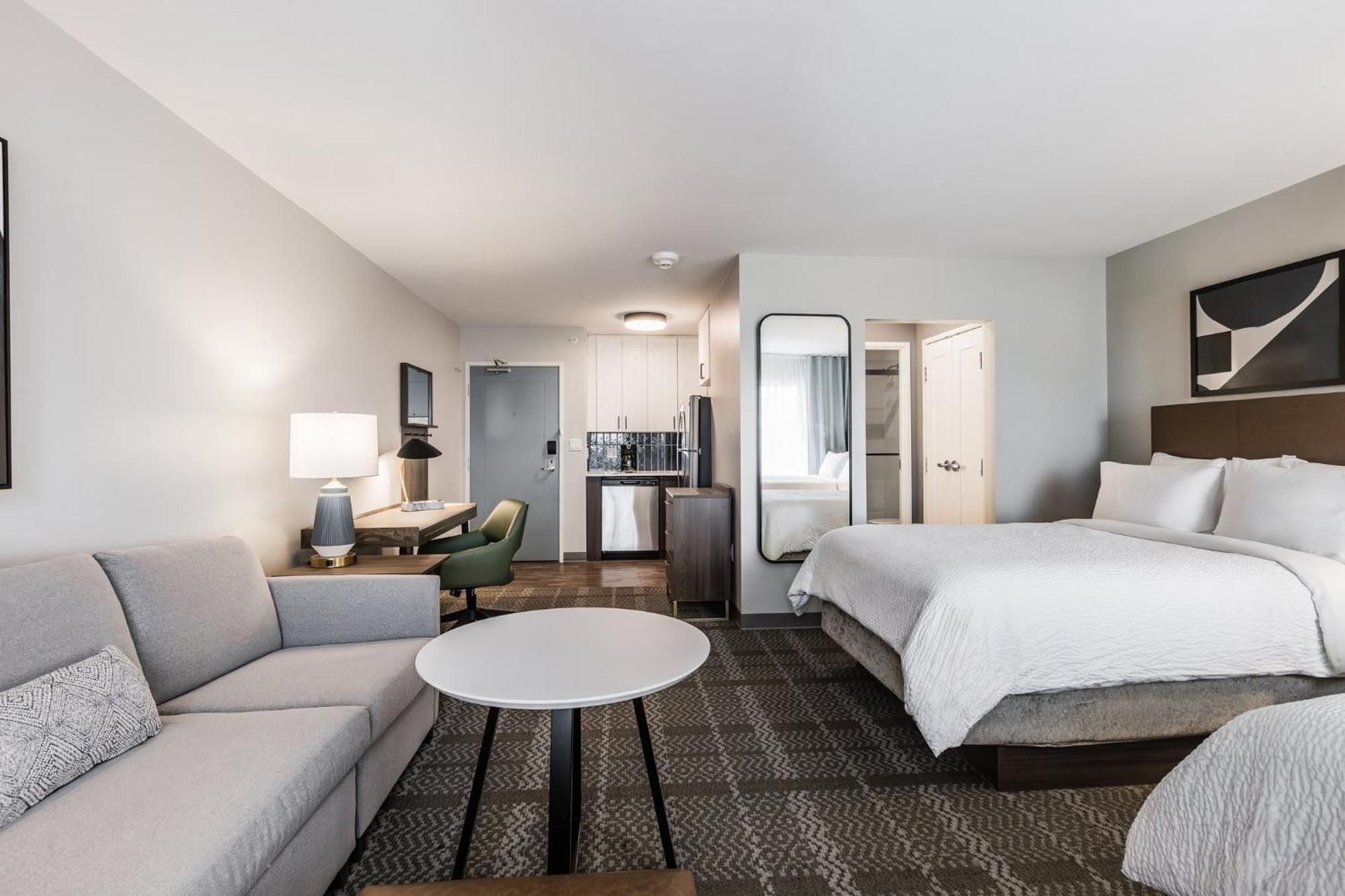 Staybridge Suites - Dawson Creek By Ihg Zewnętrze zdjęcie